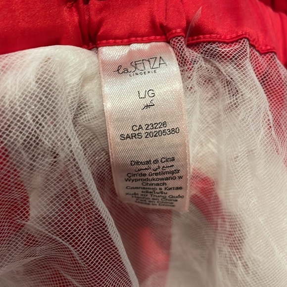 NWOT La Senza Mrs Clause Santa Bra & Skirt Christmas Lingerie Set Size Large - Picture 4 of 9